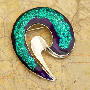 Bright Vintage Modern Turquoise Brooch i29