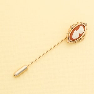 Vintage Gold Tone Cameo Stickpin by Avon i8