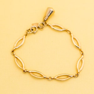 Vintage Gold Tone Bracelet 7 Inches by Sarah Cov i19