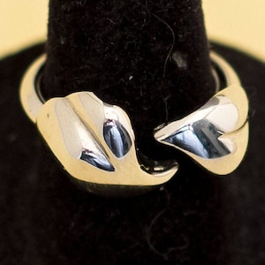 Vintage Silver Tone Ring Size 7.5 by Avon i5