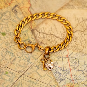 7 inch, Vintage Key Heart Lock Gold Tone Curb Chain Bracelet i30