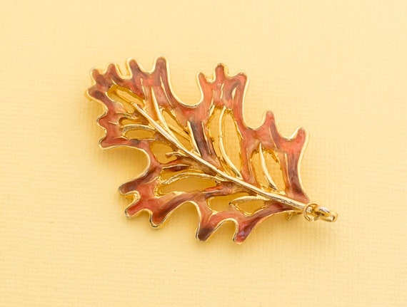 Vintage Mid Century Gold Tone Leaf Brooch i16 - image 1