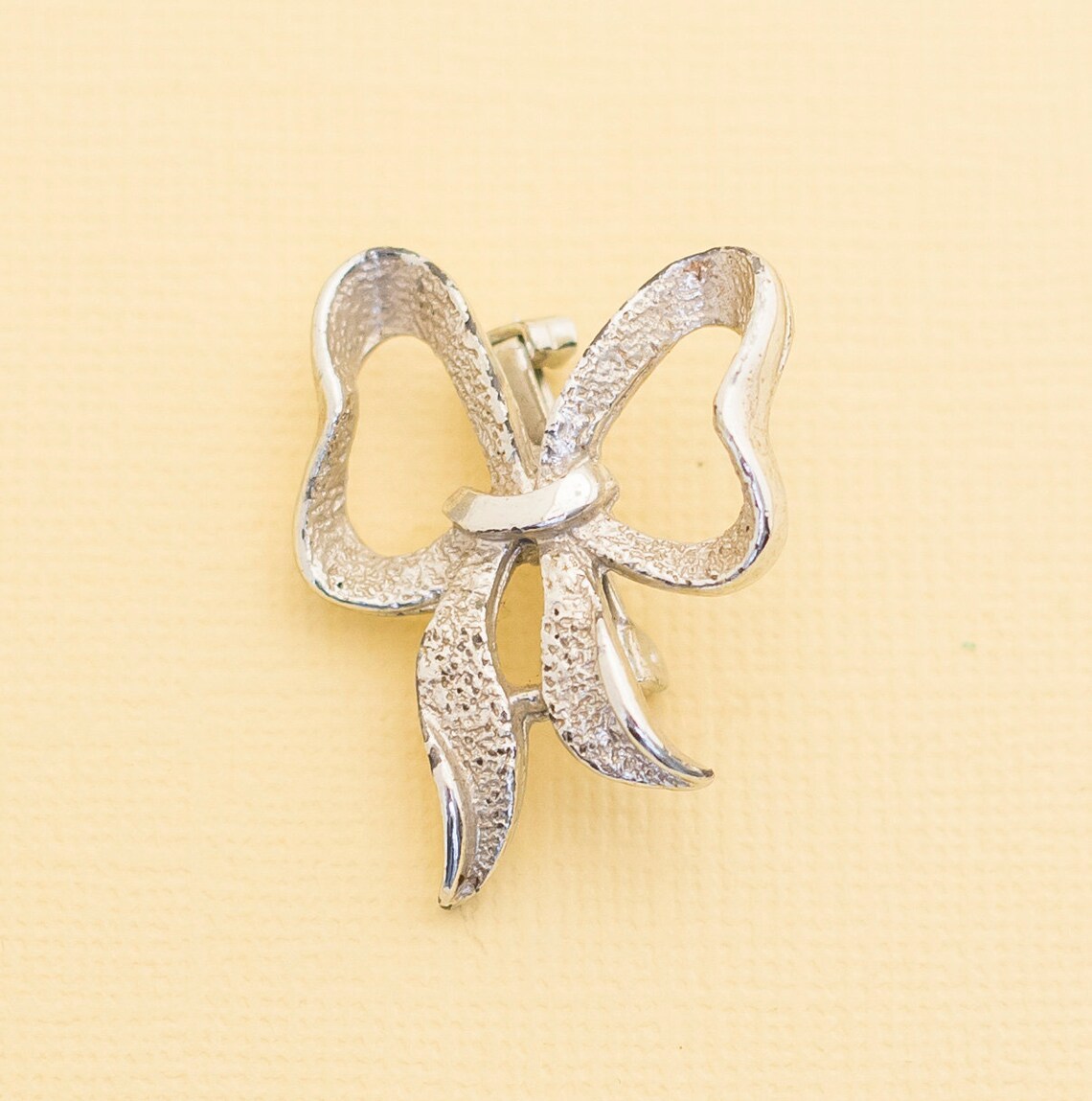 Vintage Silver Tone Bow Brooch by Gerrys i5 Etsy