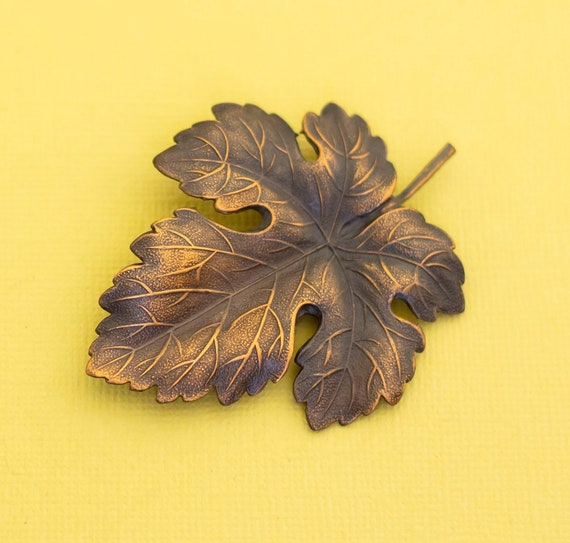 Vintage Autumn Leaf Brooch i28 - image 1