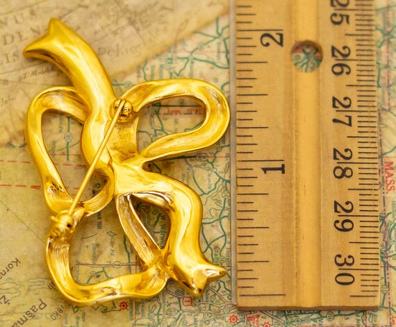 Vintage Fancy Ribbon Gold Tone Brooch i29 - image 2