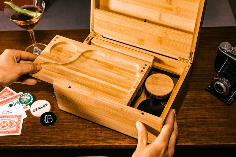 GENESIS Large Bamboo Stash Box with Lock, Sliding Rolling Tray, Brush, 3 Airtight Stash Jars, Grinder Stashbox Gift Idea Set Natural