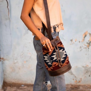 Aztec Bucket Bag - Etsy display picture 1