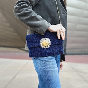 Bolso de mano de alfombra reciclada azul marino, bolso de mano sostenible con cadena desmontable, bolso cruzado para mujer, bolso de noche exclusivo, bolso de alfombra marroquí