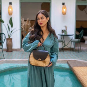 Monedero de ratán y rafia, bolso bandolera de ratán con cuero, monedero convertible con correa desmontable, bolso de mano de ratán único, bolso sostenible