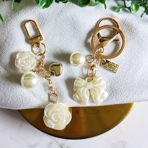 Pearl Flower Keychain White Floral Key Chain Ring Holder 