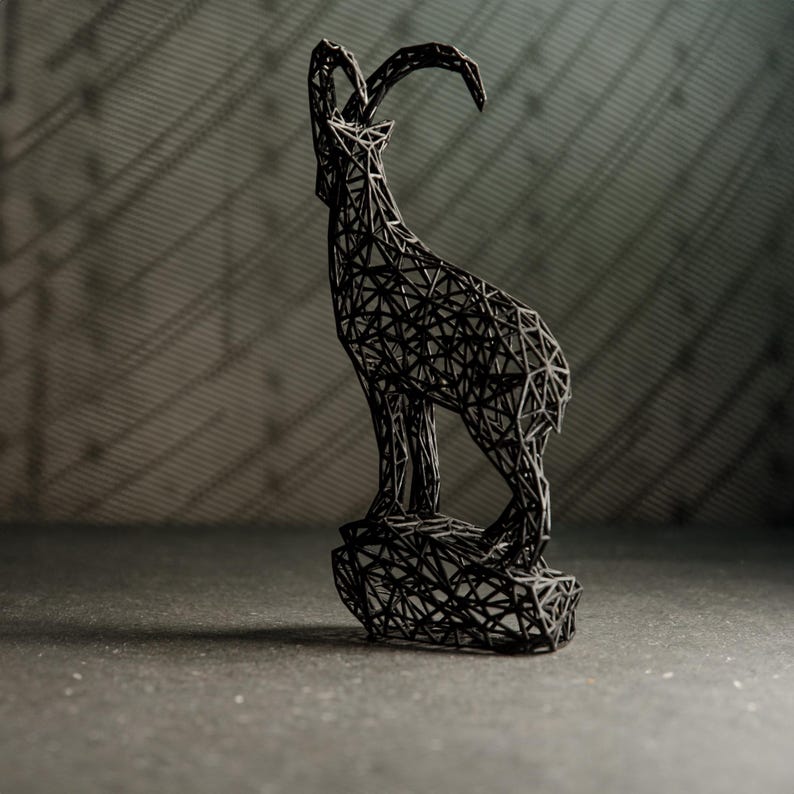 Geometric Ibex Sculpture | Black Alpine Wireframe Decor from Tyrol | Mountain Lover and Capricorn Gift bild 6