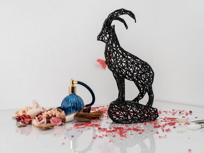 Geometric Ibex Sculpture | Black Alpine Wireframe Decor from Tyrol | Mountain Lover and Capricorn Gift bild 4