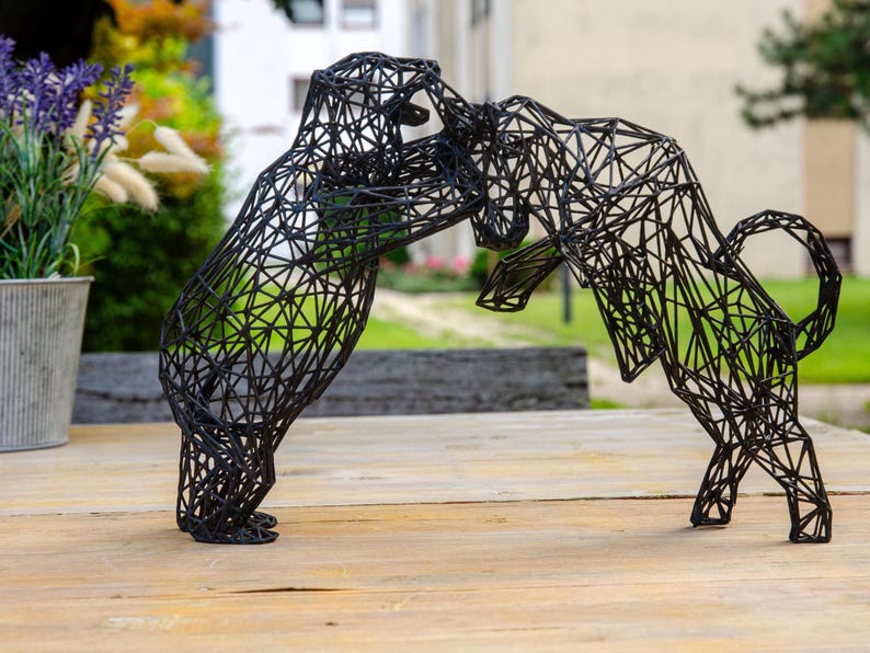 Bull and Bear Statue | Black Wireframe Stock Market Sculpture | Investor, Trader and Office Gift Made in Austria imagem 7
