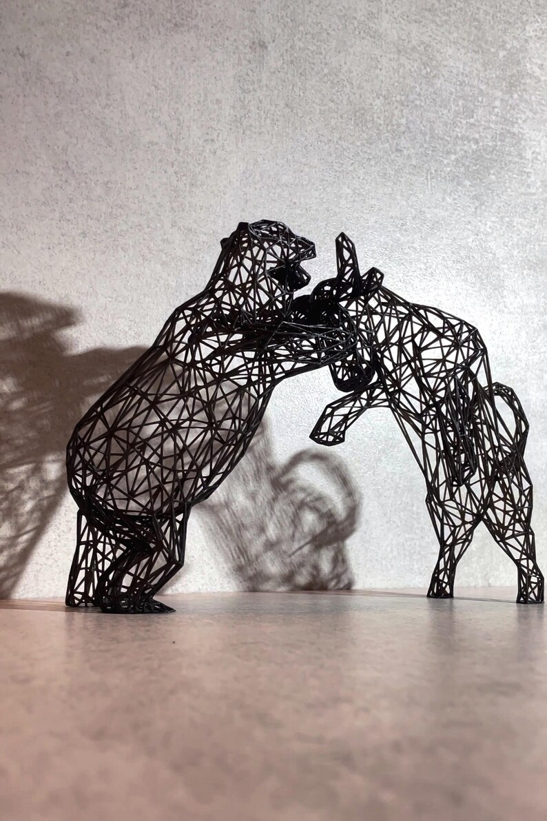 Bull and Bear Statue | Black Wireframe Stock Market Sculpture | Investor, Trader and Office Gift Made in Austria imagem 5