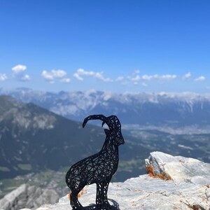 Geometric Ibex Sculpture | Black Alpine Wireframe Decor from Tyrol | Mountain Lover and Capricorn Gift bild 8
