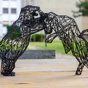 Bull and Bear Statue | Black Wireframe Stock Market Sculpture | Investor, Trader and Office Gift Made in Austria imagem 6