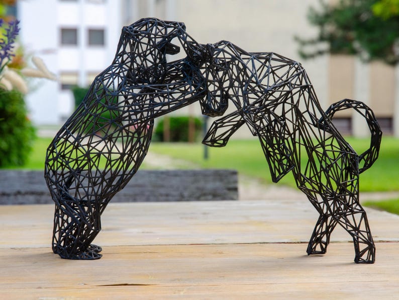 Bull and Bear Statue | Black Wireframe Stock Market Sculpture | Investor, Trader and Office Gift Made in Austria imagem 6
