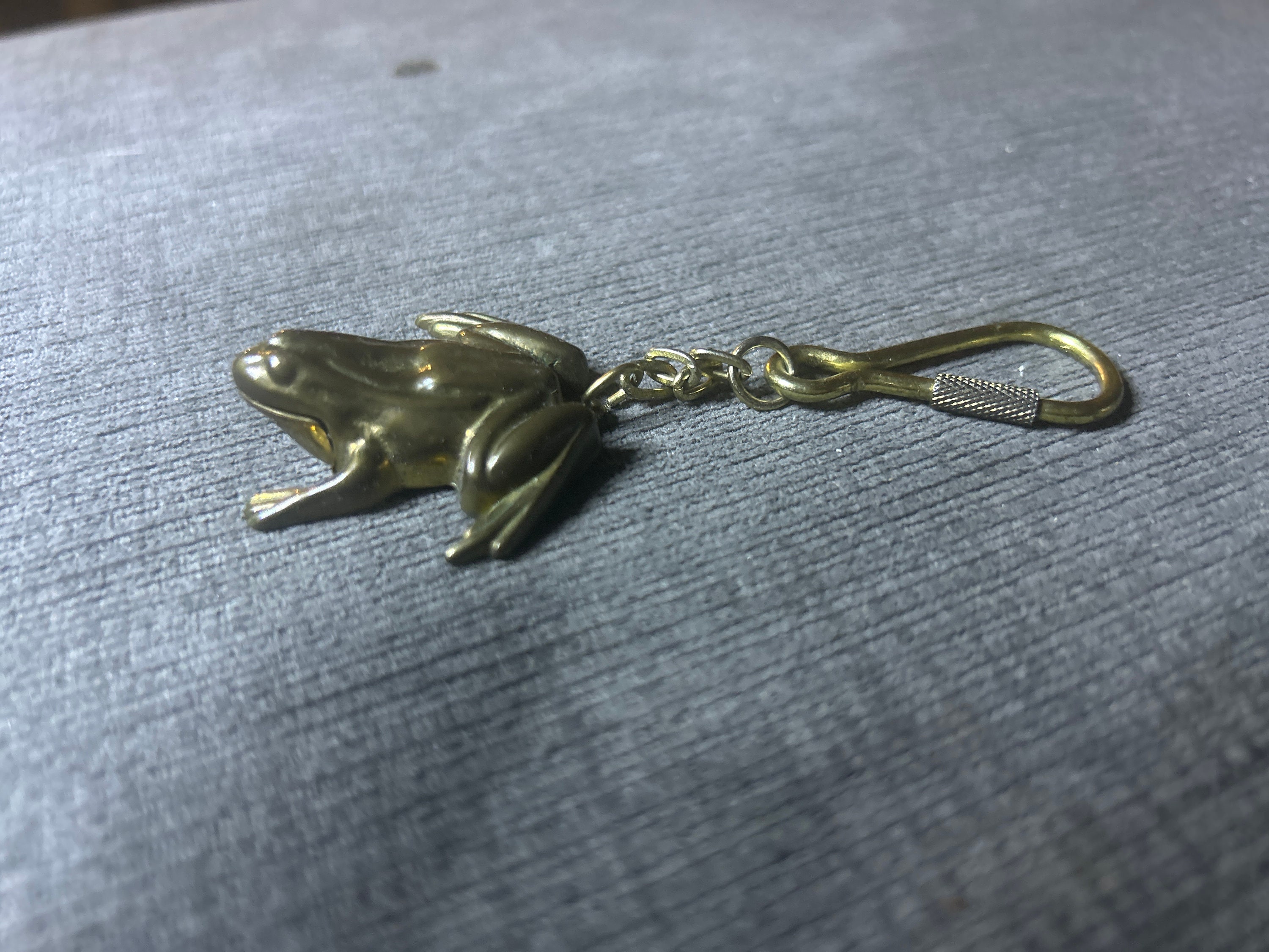 Frog clicker keychain best sale