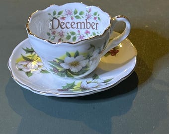 E & R Golden Crown Teetasse mit Untertasse (Dezember) Miniatur