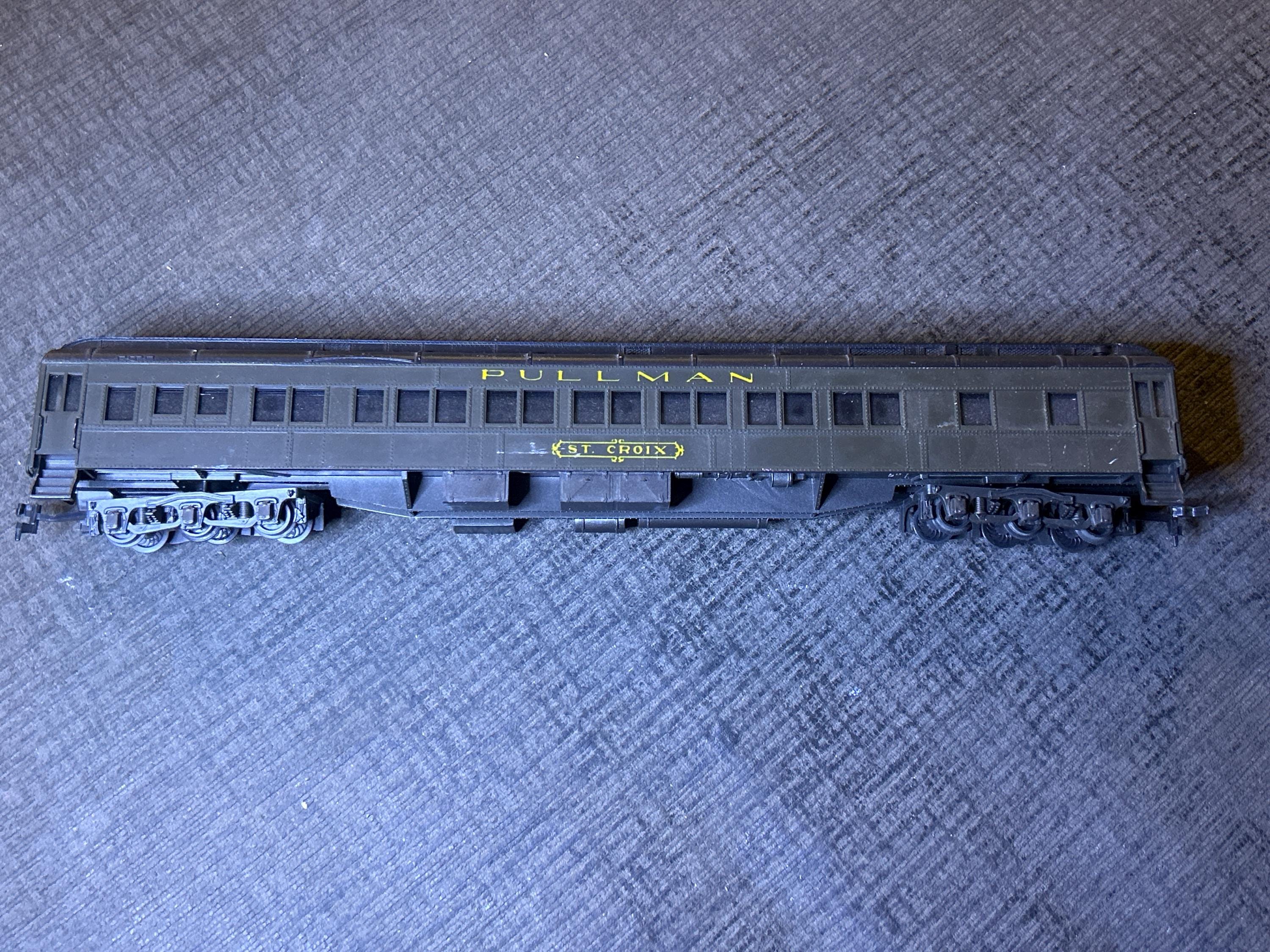 Rivarossi Italy (pullman St. Croix) Passenger Car 11 1/4 Inches