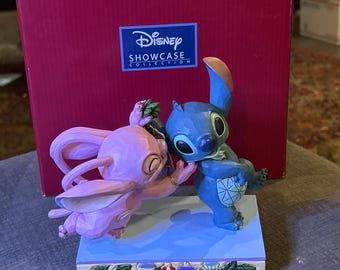 Jim Shore Disney Showcase “Besos de muérdago” #6008980 NIB Enesco
