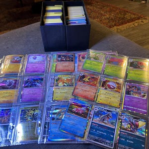 50 cartas de Pokémon japonesas diferentes, a elegir (9 holos, 41 cartas), de alta calidad (1999-posteriores)
