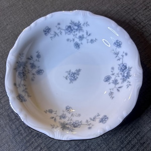 Johann Haviland “Blue Garland” 5 inch Desert-Fruit Bowl (Bavaria Germany)
