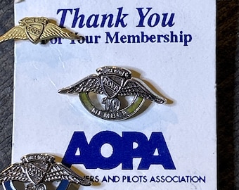 AOPA「航空機所有者およびパイロット協会」ピンバッジ3個（10年、20年