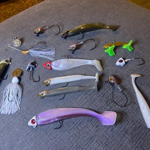 14+ Fishing Lures Loose no packaging
