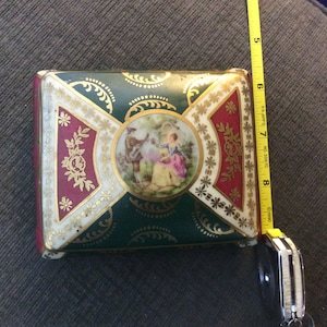 Handgemalt Altwien Germany “Lovers Story” antique trinket box