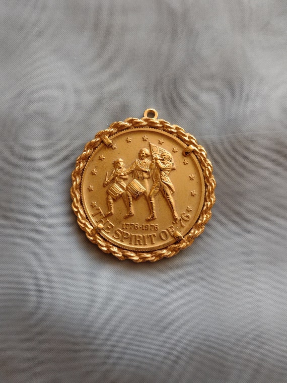 The Spirit of 1776 Bicentennial Medallion Pendant 