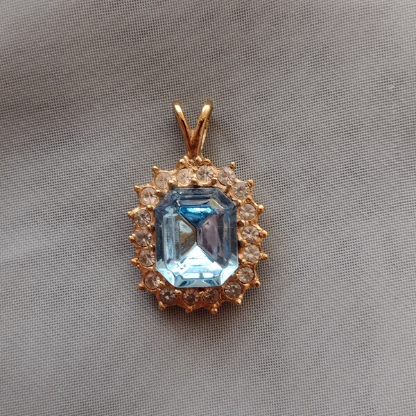 Lovely gemstone pendant in aquamarine blue signed Roman