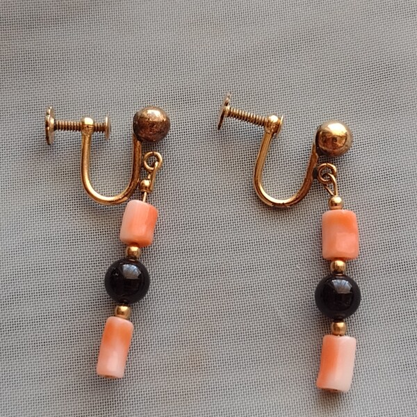 Vintage Clip on 12k Gold Filled Coral Onyx Costume Jewelry Earrings