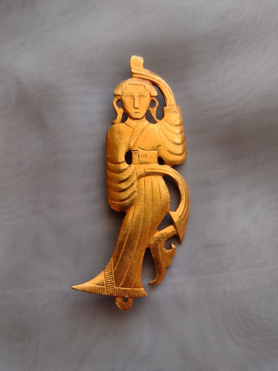 Vintage gold tone reproduction of ancient China A… - image 1