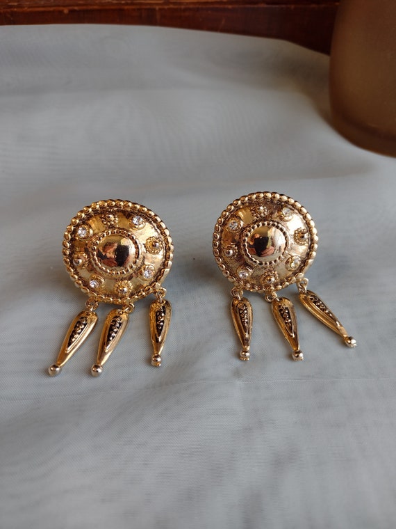 Amazing Gold Tone Large Clip On Dangle Earrings G… - image 1