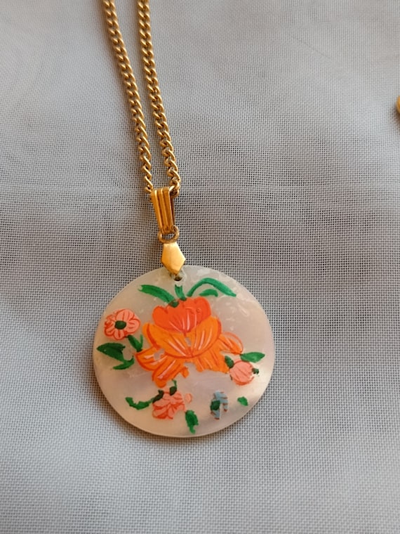 Summer time jewelry hand painted shell necklace re