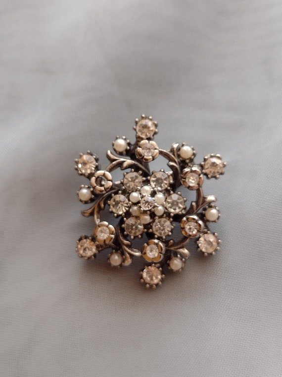 Vintage Rhinestone Crystal Brooch Pin - image 1