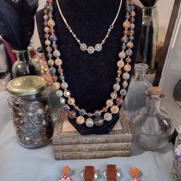 Vintage beaded costume jewelry necklace