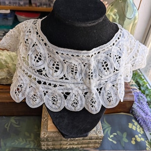Vintage Victorian Style Intricate Lace Neck Collar Costume Cosplay Collectibles