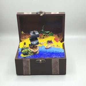 Pirate treasure miniature diorama box, nautical decor, buccaneers gift, treasure hunters novelty desk item, nutshell boat