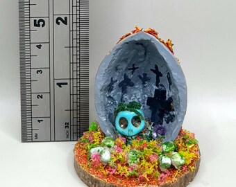 Gothic skull in a nutshell, walnut shell miniature diorama, dark academia aesthetic tiny shelf decor, goth girl gifts, adult stocking filler