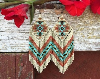Orecchini con perline, orecchini multicolore, orecchini con perline, orecchini etnici, orecchini con perline di semi nativi americani, orecchini con frange, orecchini boho