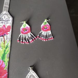 Collana di fiori con perline, collana ucraina, collana di perline Gerdan con motivo nazionale ucraino in stile tradizionale ucraino, con orecchini in omaggio immagine 6