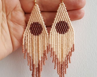 Boucles d'oreilles perlées, boucles d'oreilles multicolores Boucles d'oreilles en perles Boucles d'oreilles ethniques Native des États-Unis Boucles d'oreilles perles de rocaille Boucles d'oreilles à franges Boucles d'oreilles bohème