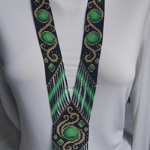 Afrikaanse / handgemaakte ketting / elegant / kleurrijk / cultureel / etnisch / Maasai sieraden / kralenketting / bedelketting / lange ketting / met oorbellen