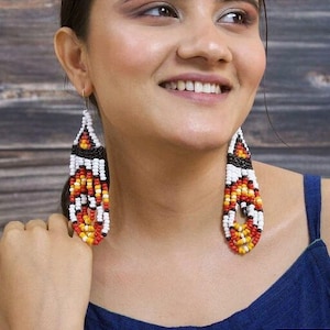 Perlenarbeit Ohrringe, Multi Farben Ohrringe Perlen Ohrringe ethnischen Ohrringe American native Seed Beads Ohrringe Fransen Ohrringe Boho Ohrringe