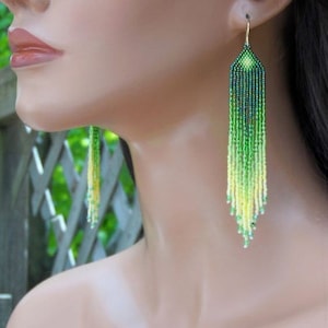 Perlenarbeit Ohrringe, Multi Farben Ohrringe Perlen Ohrringe ethnischen Ohrringe American native Seed Beads Ohrringe Fransen Ohrringe Boho Ohrringe