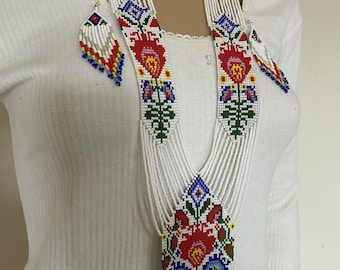 Collier de perles tissées ukrainiennes Gerdan avec motif national ukrainien aux couleurs traditionnelles ukrainiennes, bijoux en perles de graines