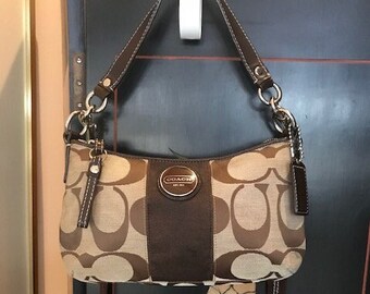 Coach Signature Convertable Shoulder / Crossbody Purse #F1195-F15111 With Logo Charm Tag Attached!