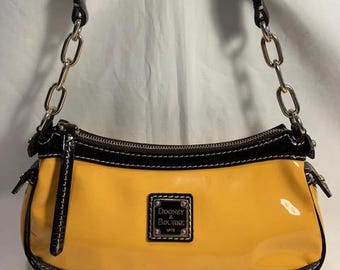 Dooney & Bourke Yellow And Black Small Patent Leather Purse #J6220910!